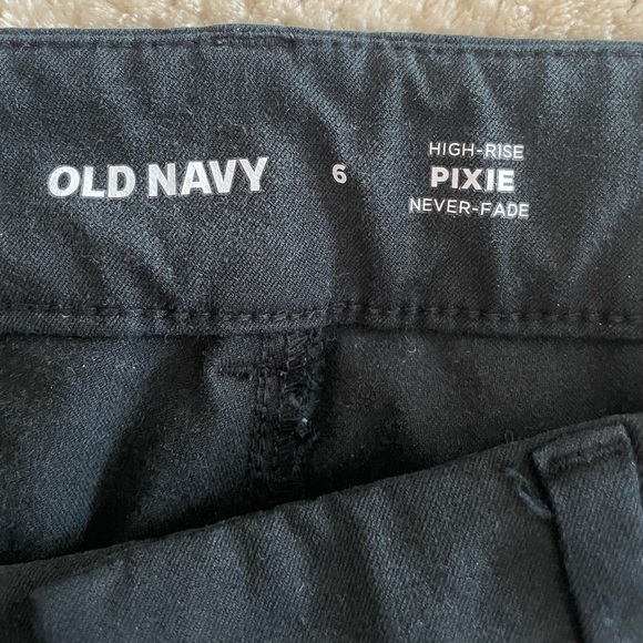 Old Navy High Waisted Pixie Pants - Picture 4 of 4